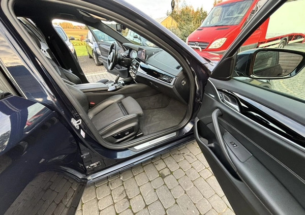 BMW Seria 5 cena 129150 przebieg: 122000, rok produkcji 2018 z Kisielice małe 742